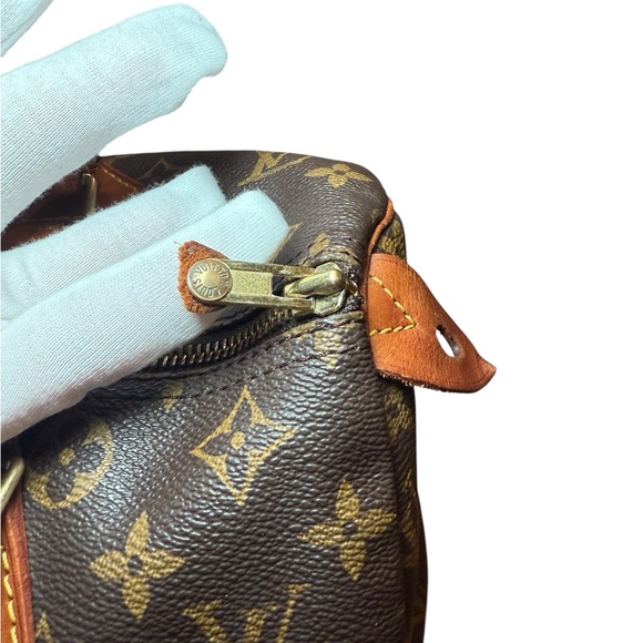 AUTHENTIC Louis Vuitton: Brown Monogram Canvas Speedy 30 - Picture 11 of 15